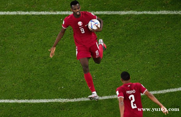 卡塔尔虽然创造历史 但他们一只脚已经迈出世界杯