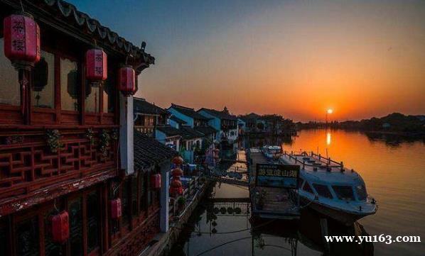 上海最受欢迎的古镇：人口近十万与江苏接壤，古色古香更寸土寸金 