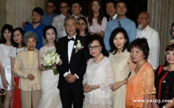 平淡是福  67岁TVB绿叶与妻庆结婚5周年  走出丧妻阴霾谱写黄昏恋 