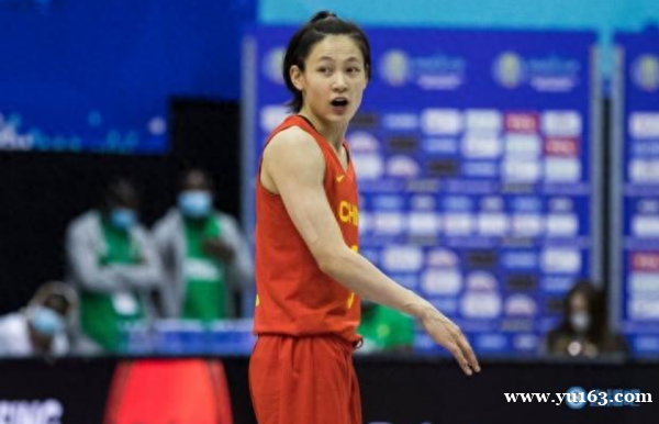 杨力维，旗手不是代表我自己 而是一种对中国女篮的认可