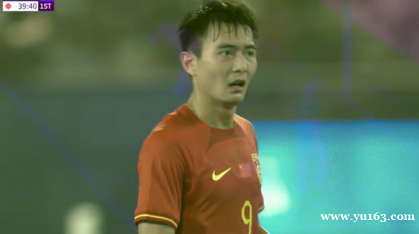 丑陋！国足亚运队半场0-0：失误不断，被孟加拉国压着打