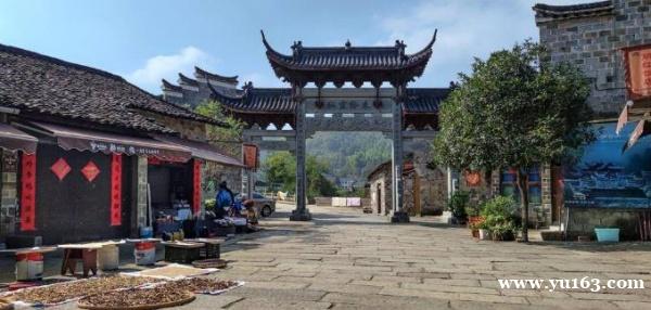 浙江的江南古镇  地处三省交界  建筑融合徽派建筑和浙派建筑特色 