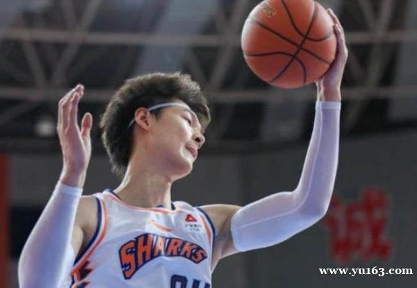 王哲林CBA总得分升至历史第十，对阵福建多次上演空篮不中